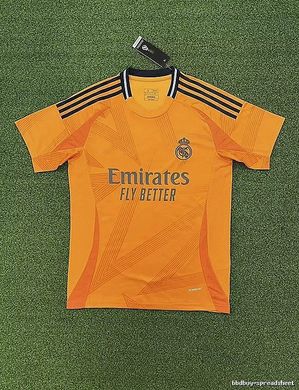 Real Madrid Casual Home soccer jersey White Real Madrid for Streetwear Looks