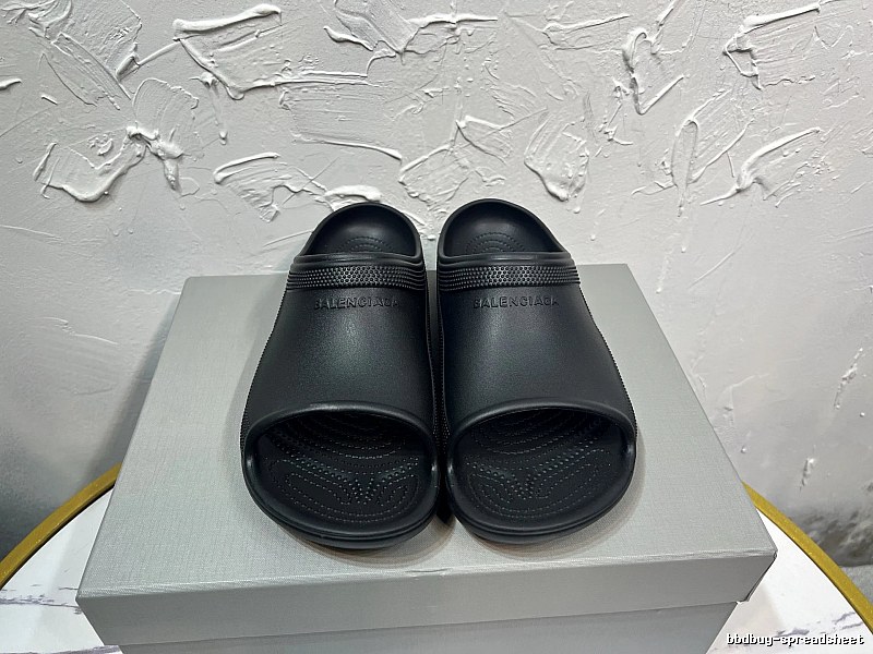 Black Slide Sandals with Black Open-toe Slide Pair for Casual Outfits
