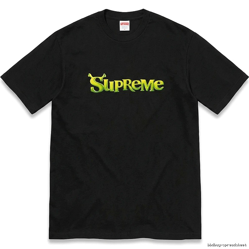 Black T-shirt with Supreme letter print