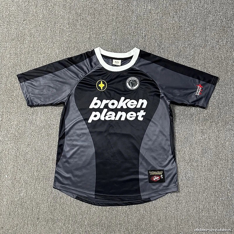 Broken Planet Statement Graphic T-shirt White Cotton Bold for Easy Pairing
