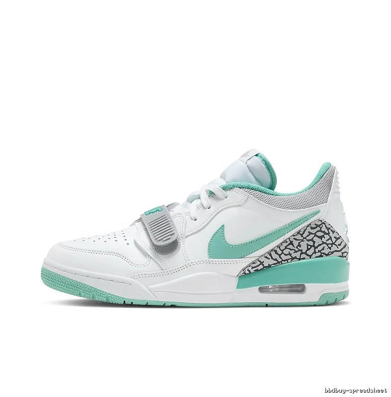 Jordan retro style white and green sports shoes