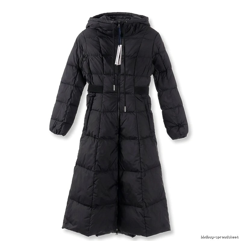 Long black down jacket of Moncler