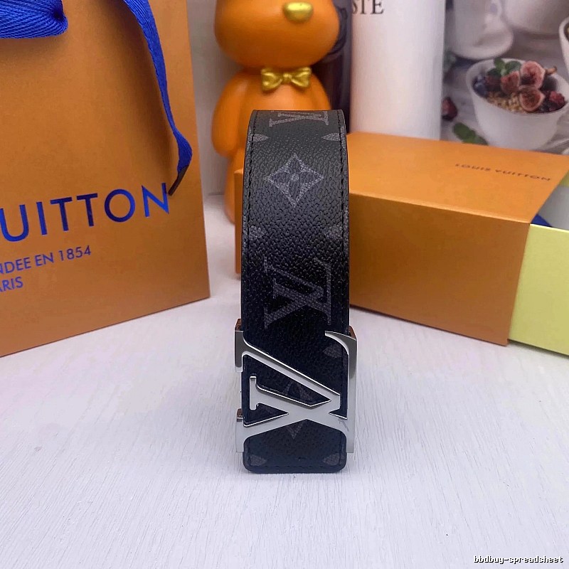 Louis Vuitton Weekend Accessory Focus Monogram Belt Airport Outfit