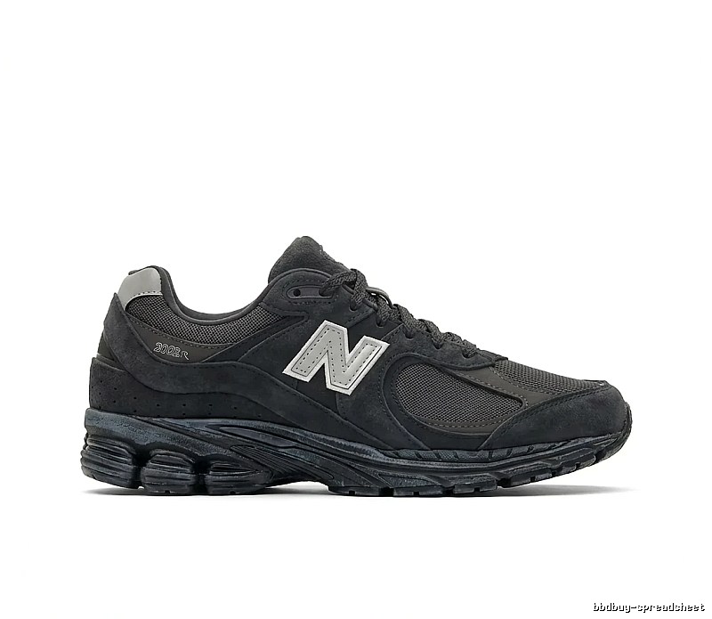 New Balance 2002R Retro Style Black and Grey Athletic Shoes