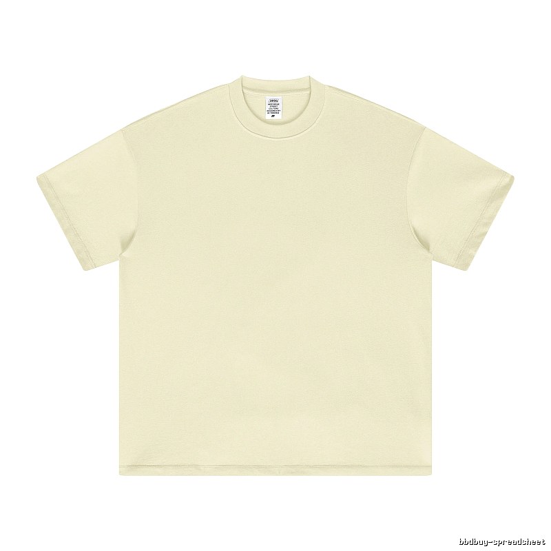 Patterned Plain white T-shirt Minimal White Short with Polished Detail
