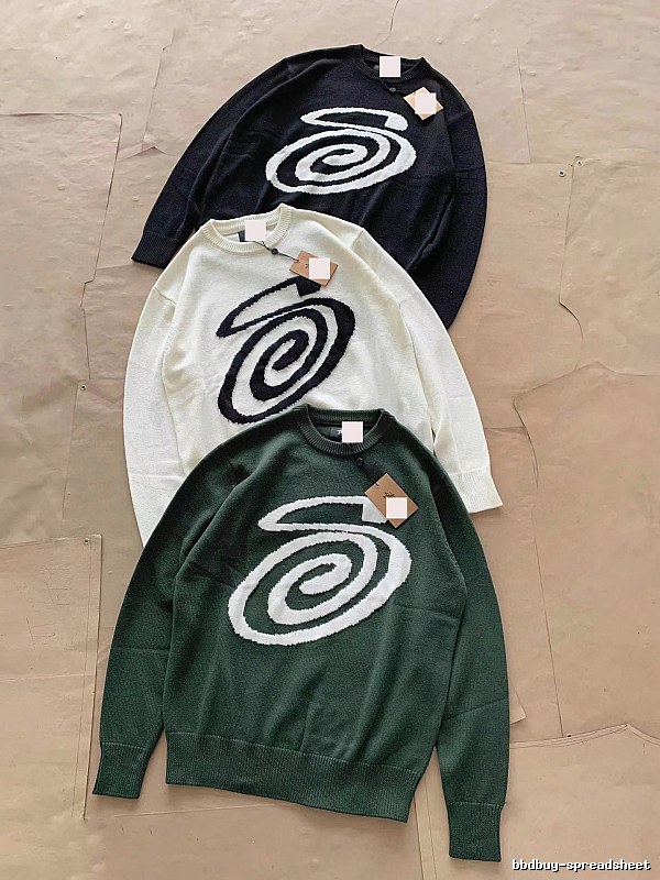 Stussy Green Swirl Graphic SweatShirt Travel Styling
