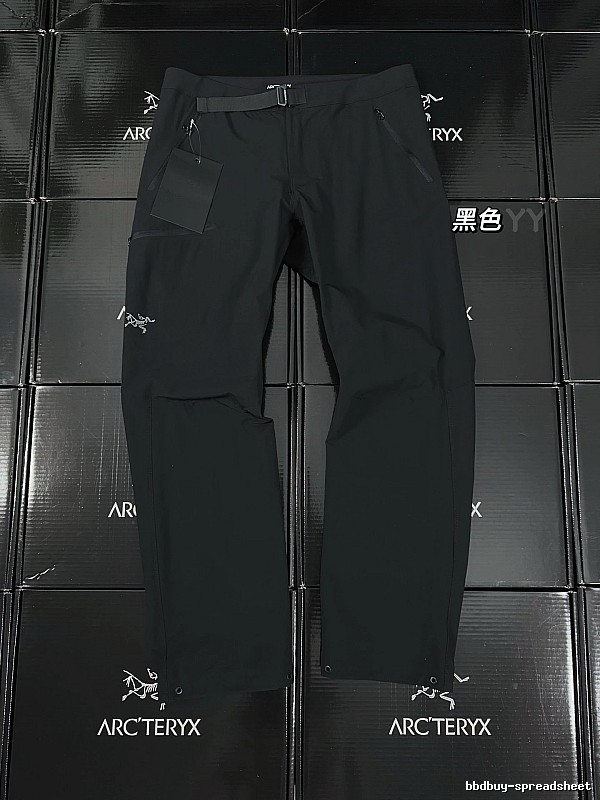 Technical Hiking Pants in Black with discreet logo - Arc'teryx